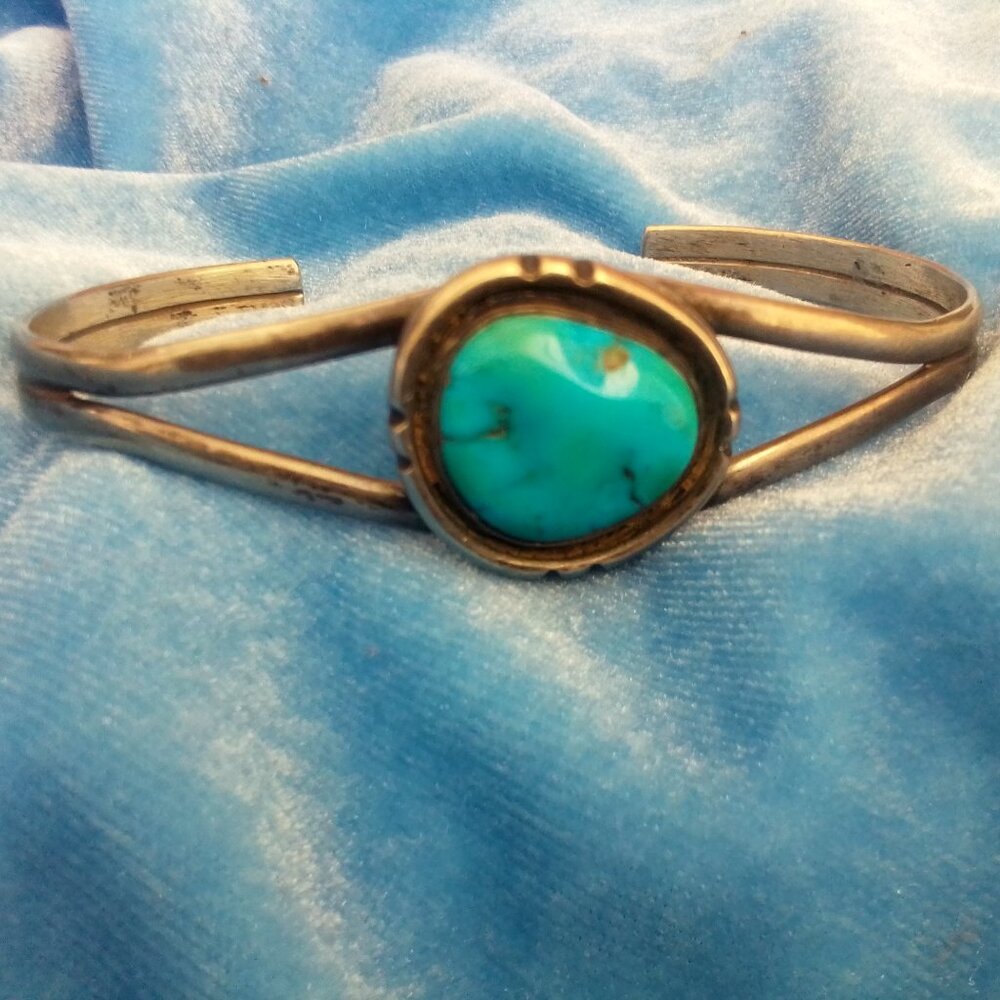 Beautiful Vintage  Navajo Sterling and Turquoise Cuff Bracelet